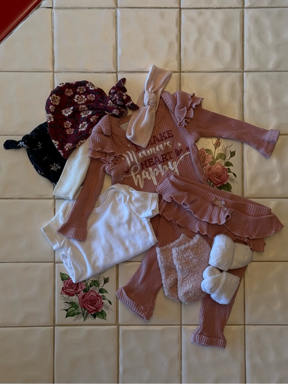 NB/0-3 month clothing/accessory bundle